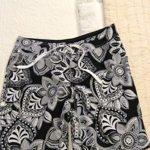 Kanu women board shorts size 6